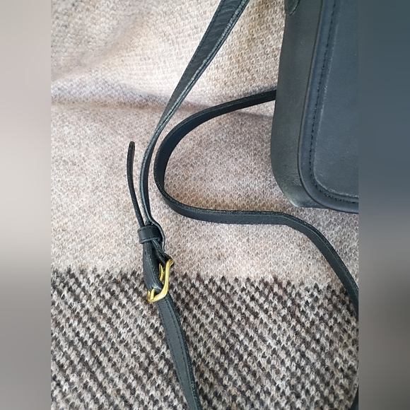 Coach Vintage Turn Lock Purse - Picture 3 of 8